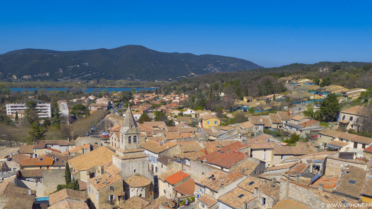 gazon synthétique à Donzère