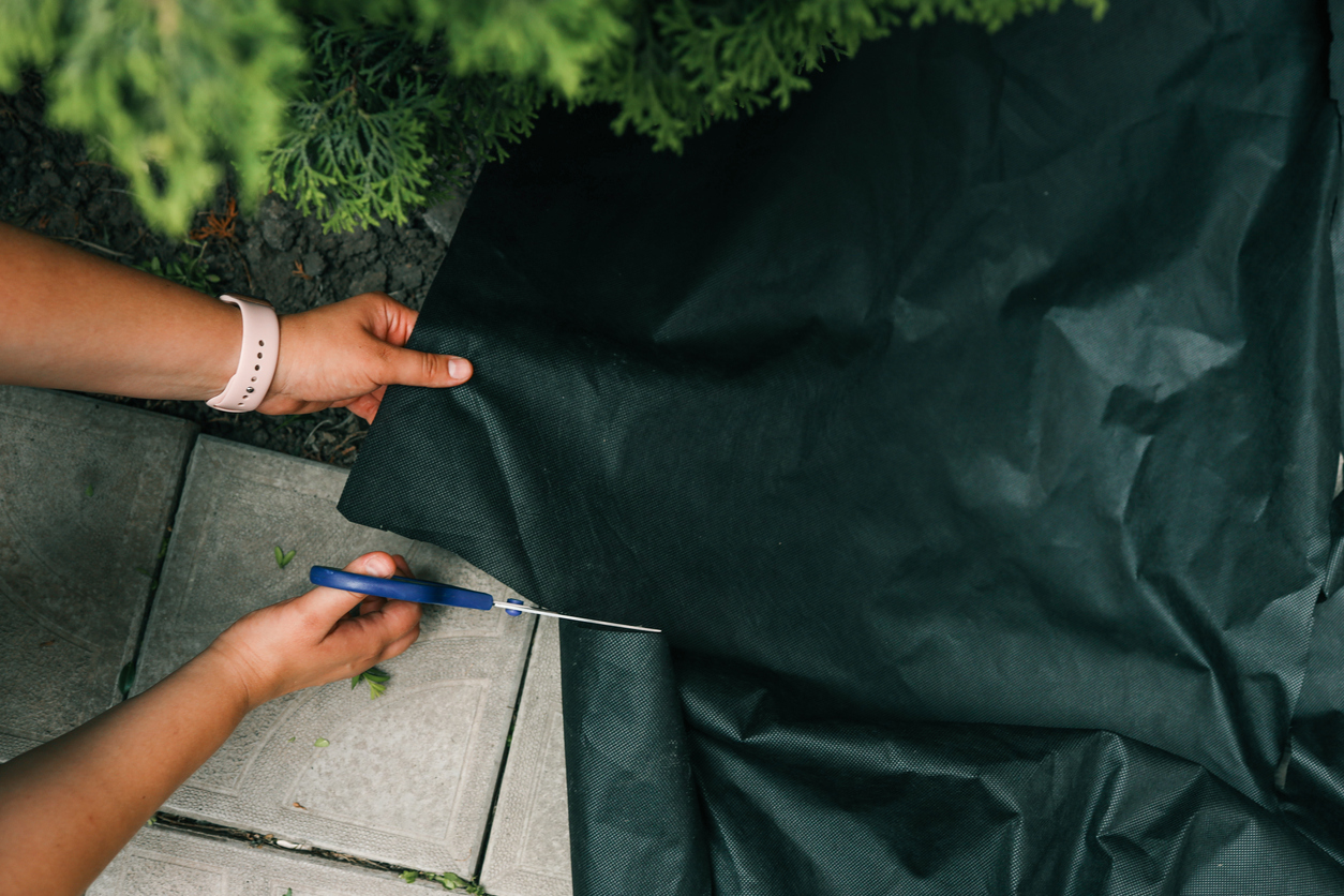 Installation d’un géotextile sur sol stabilisé pour une pose efficace