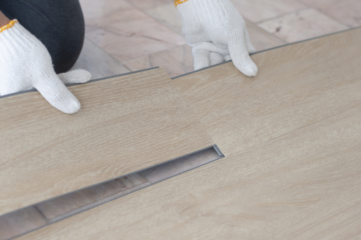 Plancher SPC résistant aux rayures et durable dans des environnements à fort trafic